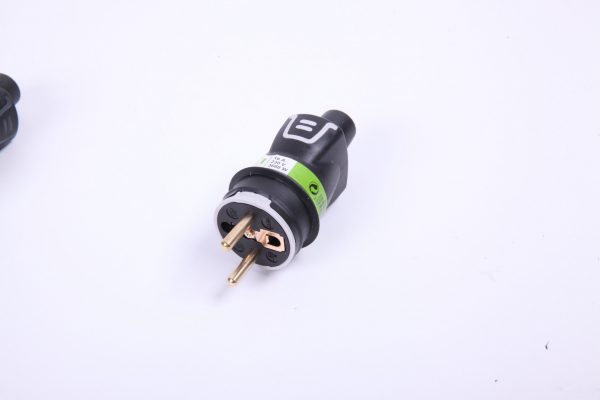 Fiche 2P+T 16A - IP44 Couleur Noir "YAKI"