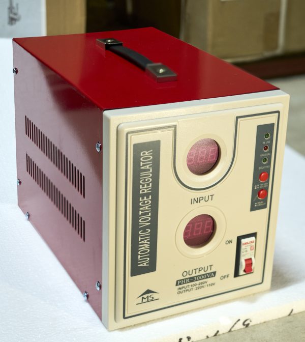 REGULATEUR DE TENSION 3000VA REF:BF-79